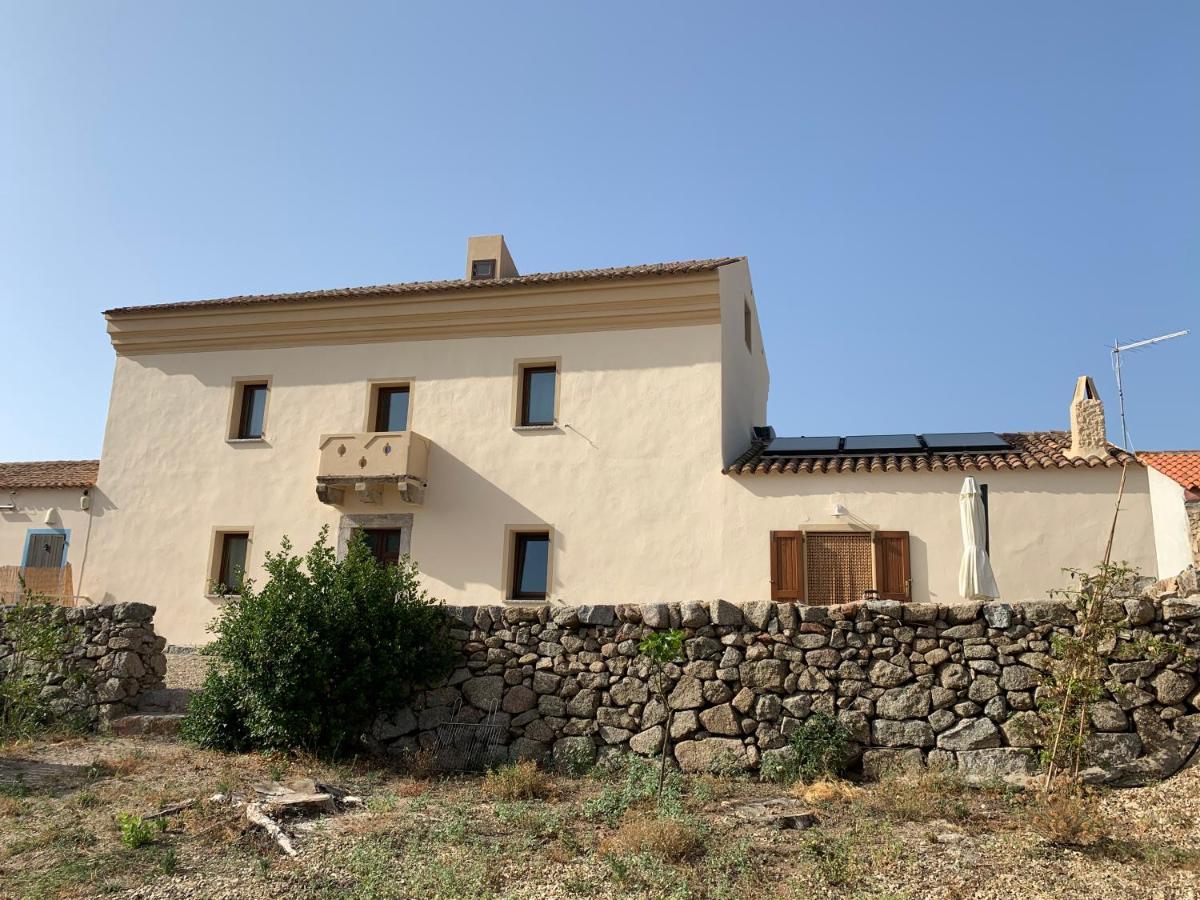 雷纳马约勒 Stazzu Nuraghe Mannucciu旅馆 外观 照片
